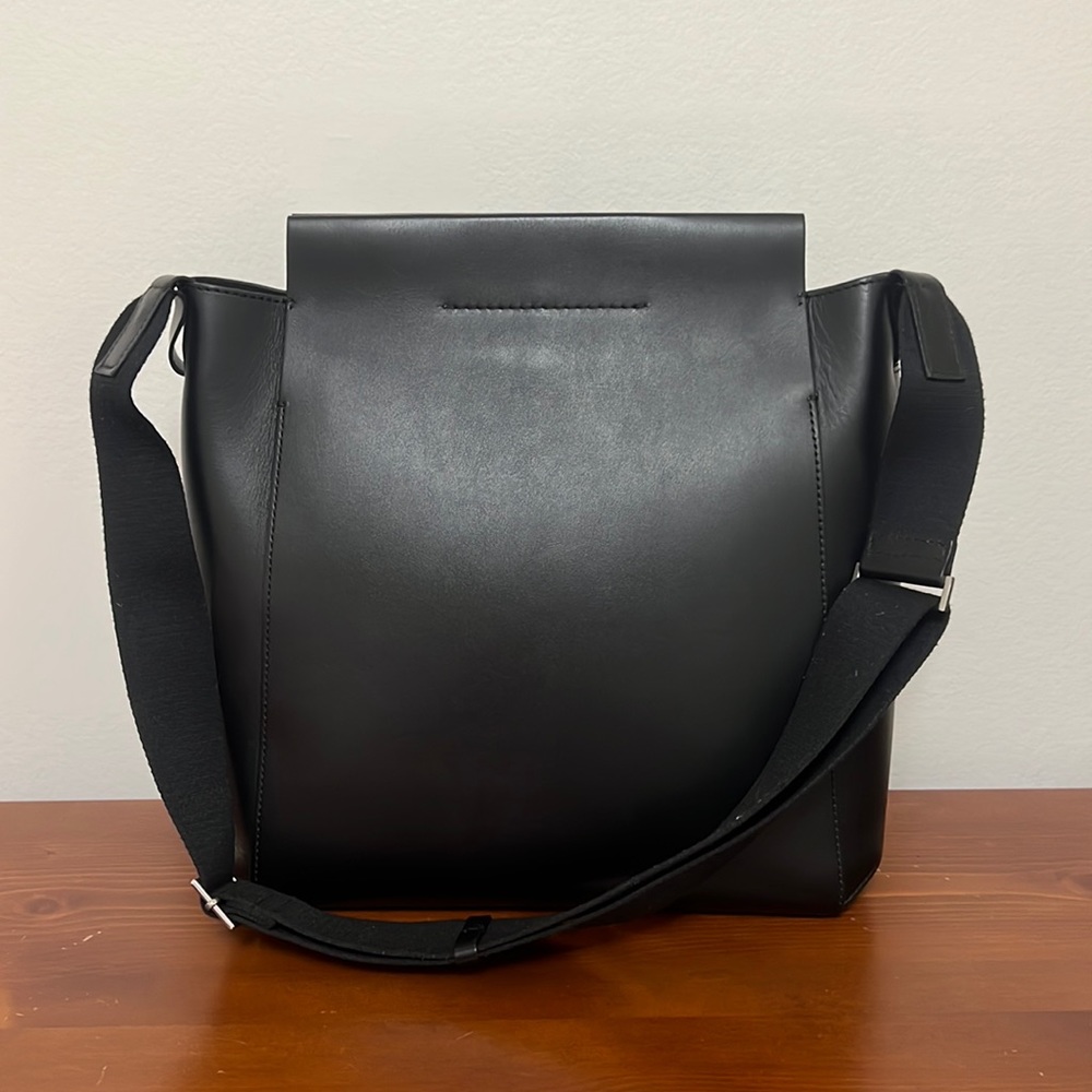 Everlane Form Leather Bag